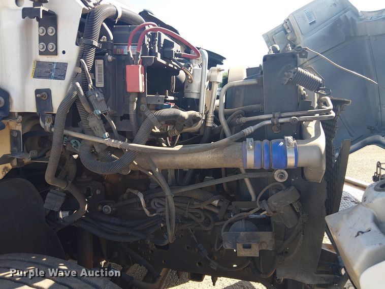 image for item YA3103 2006 Chevrolet C7500 bucket truck