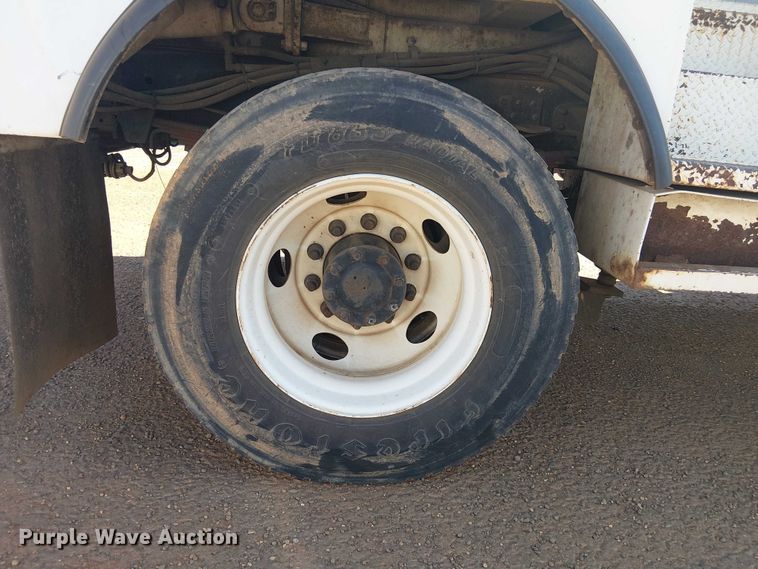 image for item YA3103 2006 Chevrolet C7500 bucket truck