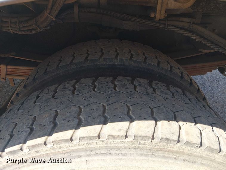 image for item YA3103 2006 Chevrolet C7500 bucket truck