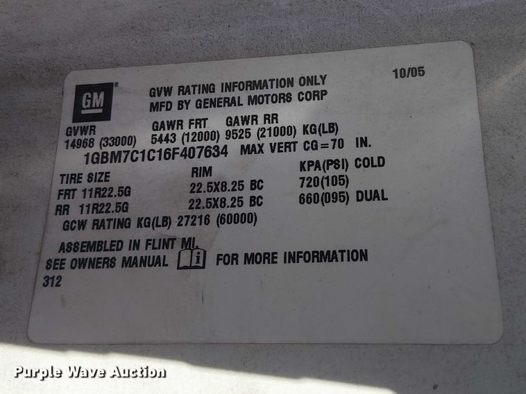 image for item YA3103 2006 Chevrolet C7500 bucket truck