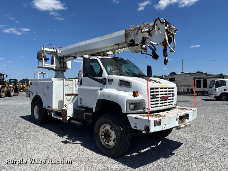image for item YA3123 2007 GMC C8500 digger derrick truck