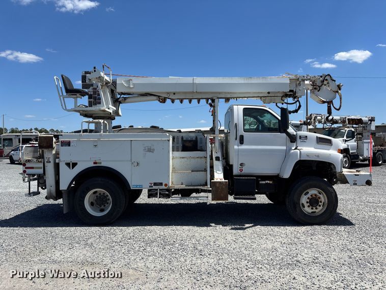 image for item YA3123 2007 GMC C8500 digger derrick truck