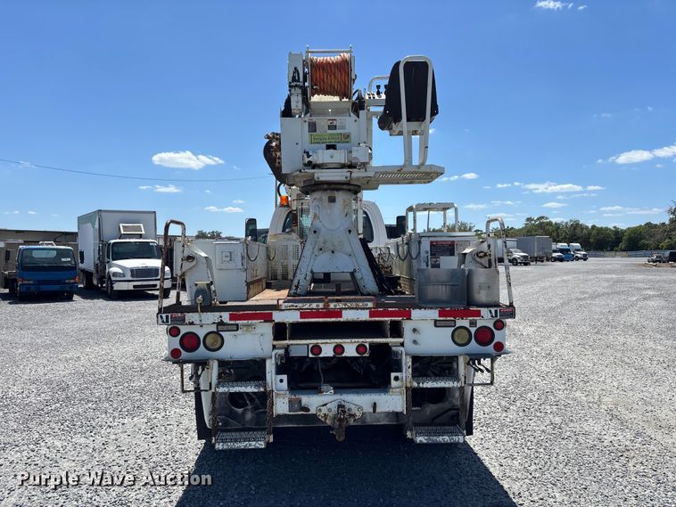 image for item YA3123 2007 GMC C8500 digger derrick truck