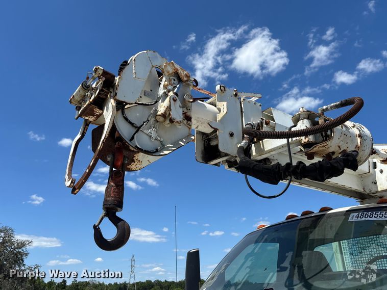 image for item YA3123 2007 GMC C8500 digger derrick truck