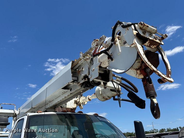 image for item YA3123 2007 GMC C8500 digger derrick truck