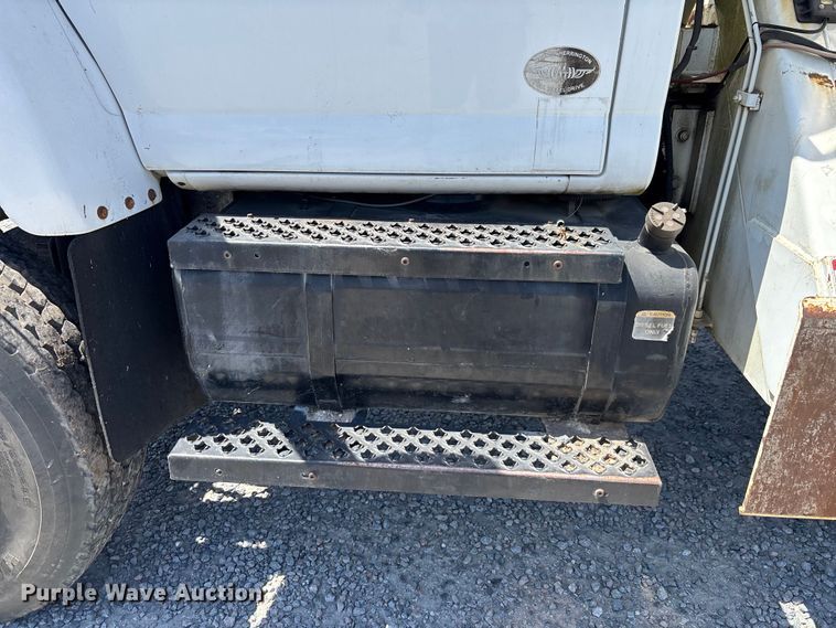 image for item YA3123 2007 GMC C8500 digger derrick truck