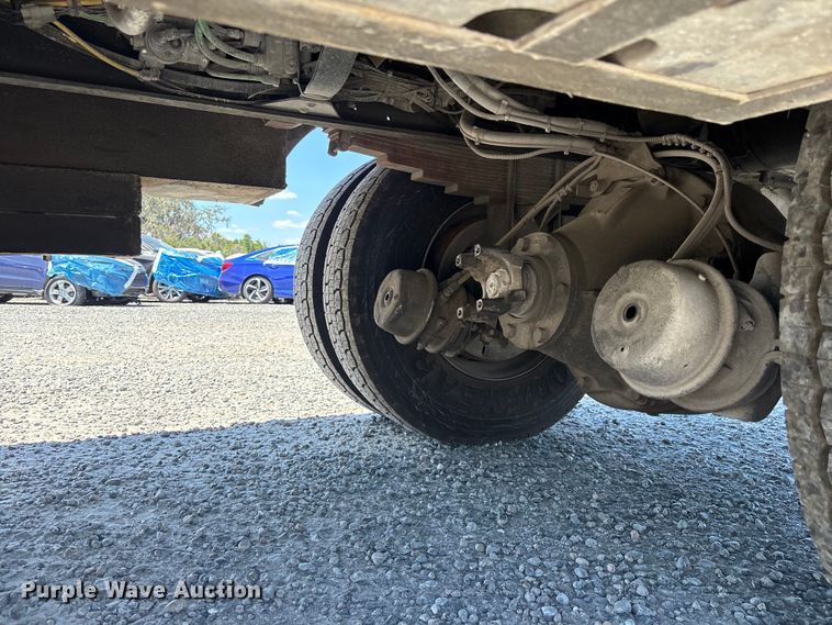 image for item YA3123 2007 GMC C8500 digger derrick truck