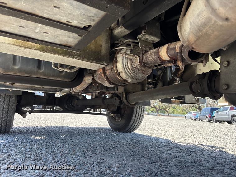 image for item YA3123 2007 GMC C8500 digger derrick truck