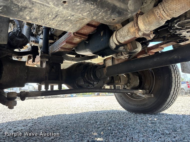 image for item YA3123 2007 GMC C8500 digger derrick truck