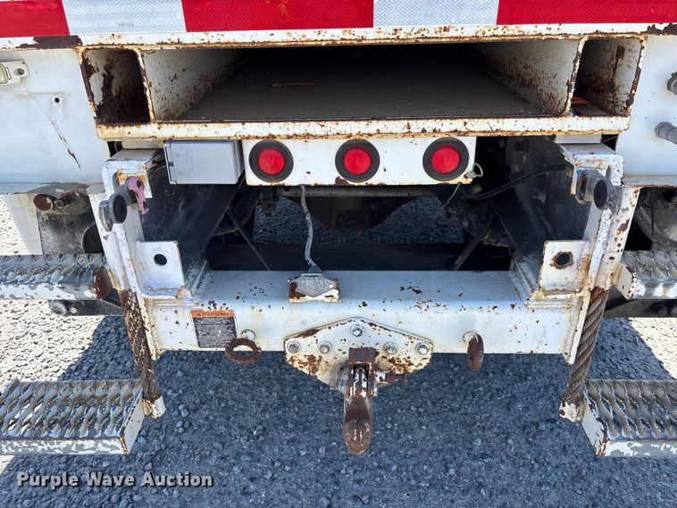 image for item YA3123 2007 GMC C8500 digger derrick truck