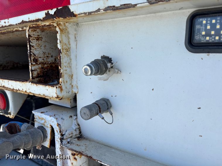 image for item YA3123 2007 GMC C8500 digger derrick truck