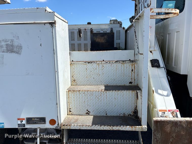 image for item YA3123 2007 GMC C8500 digger derrick truck