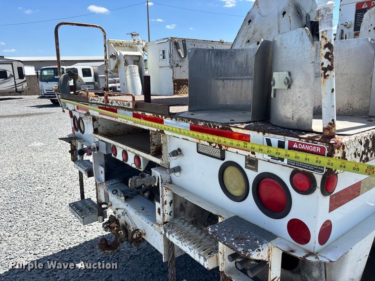 image for item YA3123 2007 GMC C8500 digger derrick truck