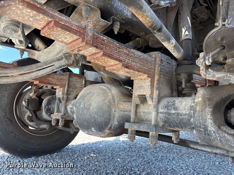 image for item YA3123 2007 GMC C8500 digger derrick truck