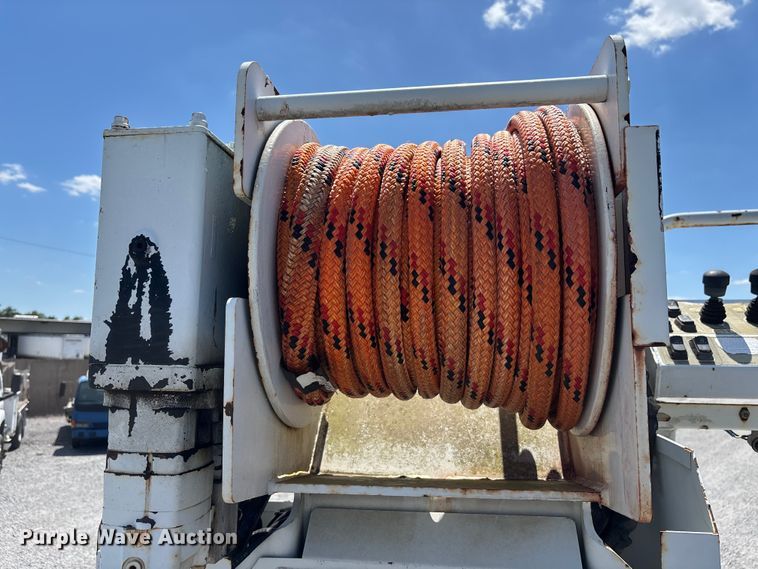 image for item YA3123 2007 GMC C8500 digger derrick truck