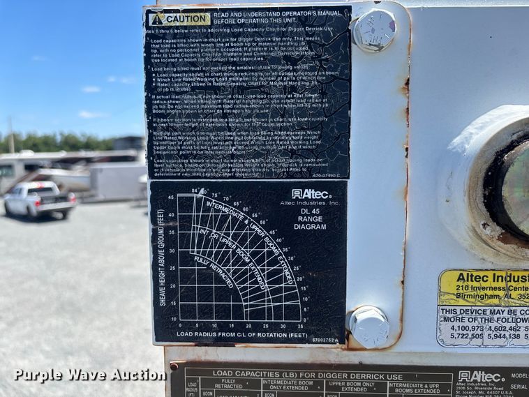 image for item YA3123 2007 GMC C8500 digger derrick truck