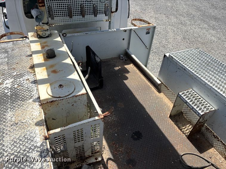 image for item YA3123 2007 GMC C8500 digger derrick truck