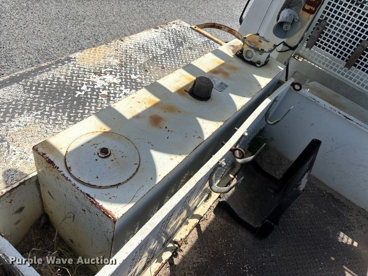 image for item YA3123 2007 GMC C8500 digger derrick truck