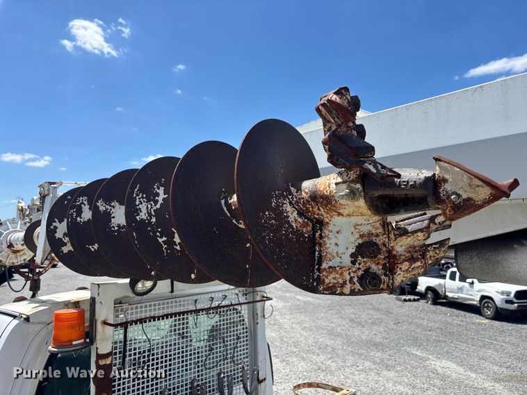 image for item YA3123 2007 GMC C8500 digger derrick truck