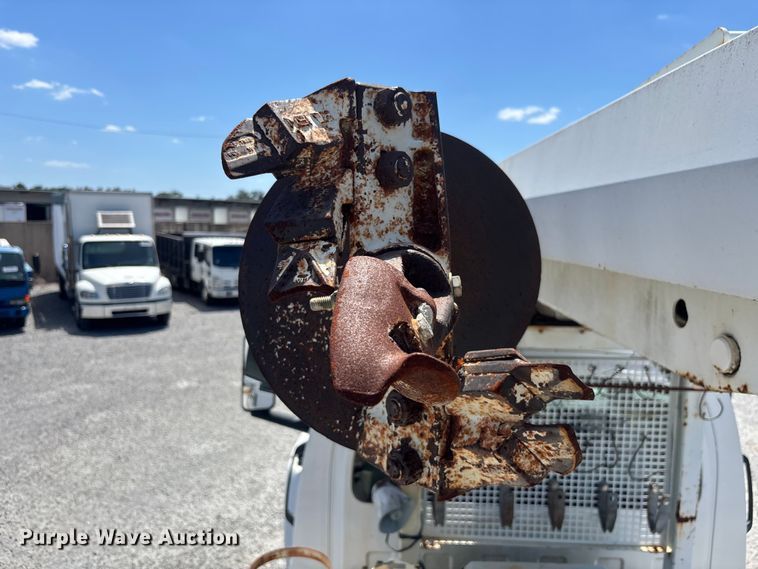 image for item YA3123 2007 GMC C8500 digger derrick truck