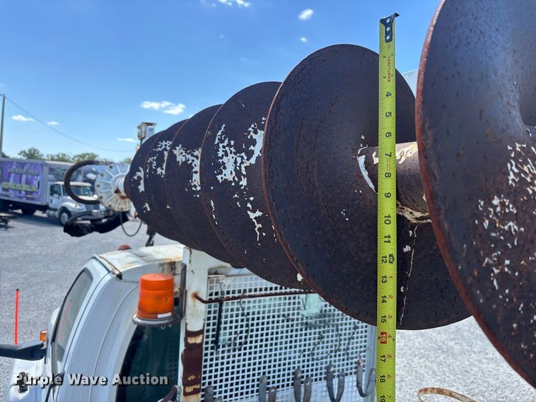 image for item YA3123 2007 GMC C8500 digger derrick truck