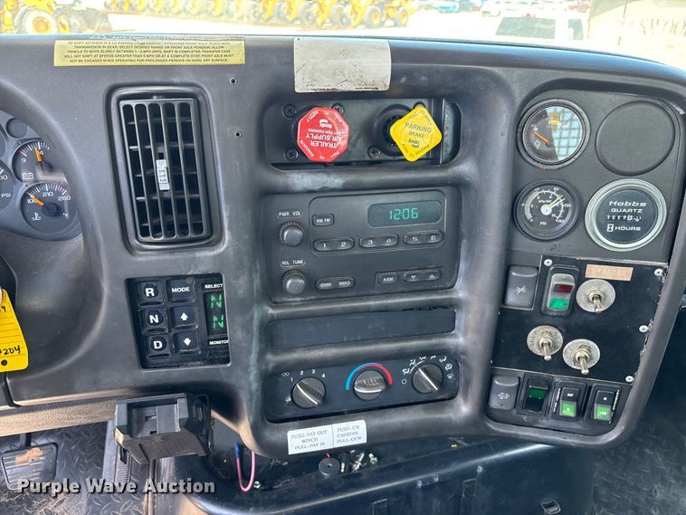 image for item YA3123 2007 GMC C8500 digger derrick truck