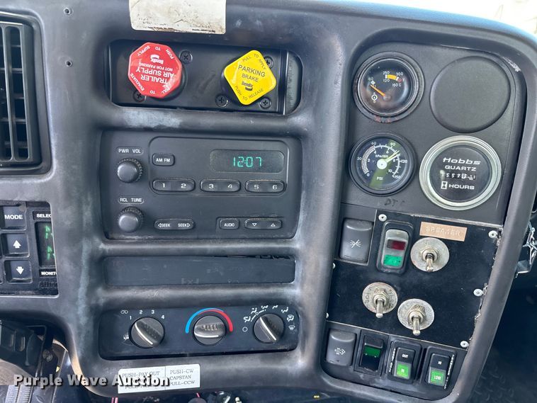 image for item YA3123 2007 GMC C8500 digger derrick truck