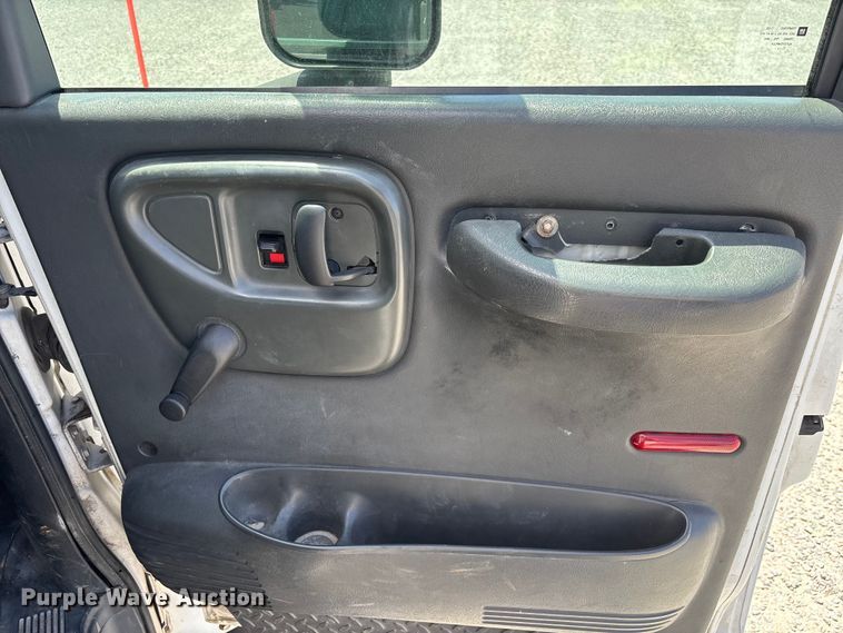 image for item YA3123 2007 GMC C8500 digger derrick truck