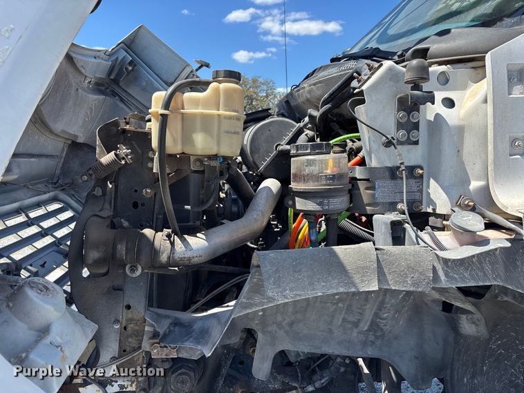 image for item YA3123 2007 GMC C8500 digger derrick truck