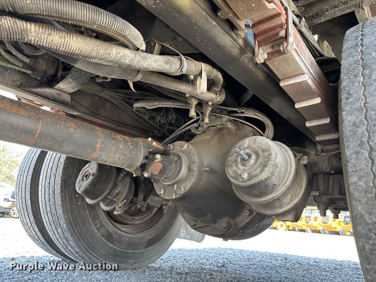 image for item YA3124 2006 GMC C8500 digger derrick truck