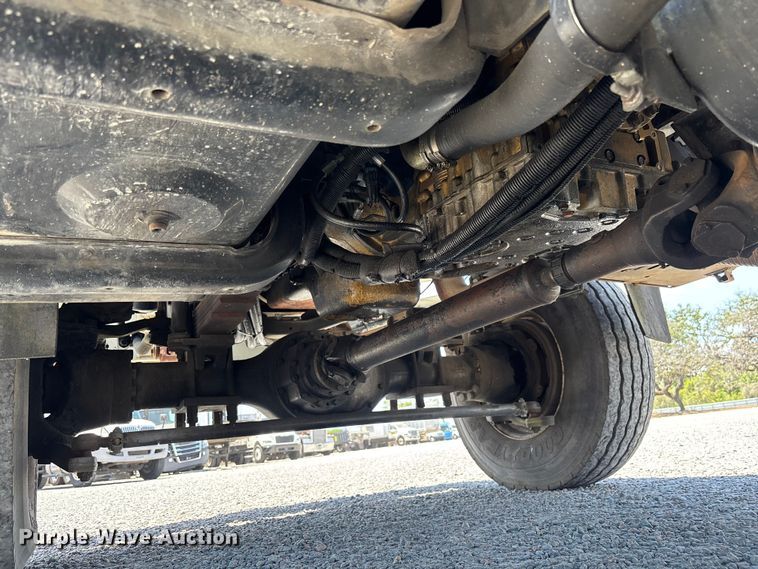 image for item YA3124 2006 GMC C8500 digger derrick truck