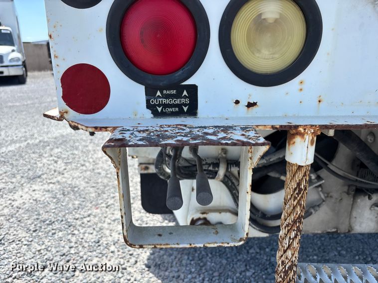 image for item YA3124 2006 GMC C8500 digger derrick truck