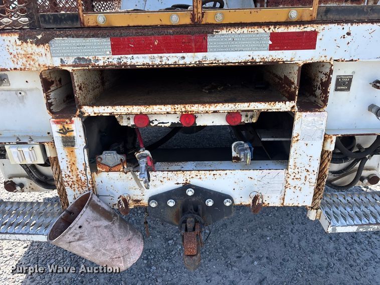 image for item YA3124 2006 GMC C8500 digger derrick truck