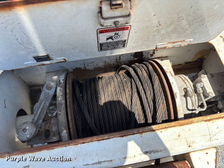 image for item YA3124 2006 GMC C8500 digger derrick truck