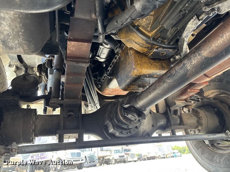 image for item YA3124 2006 GMC C8500 digger derrick truck