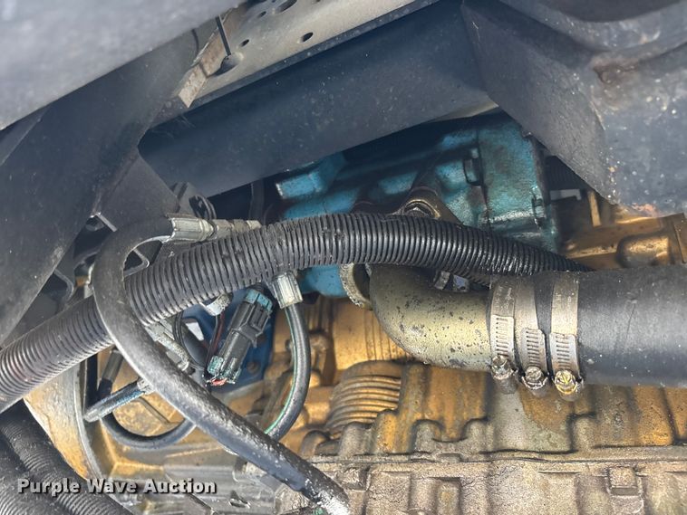 image for item YA3124 2006 GMC C8500 digger derrick truck