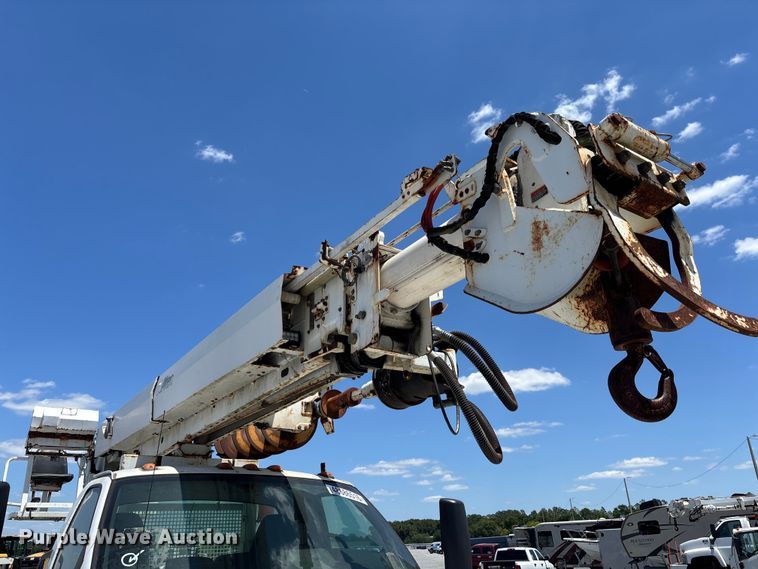 image for item YA3124 2006 GMC C8500 digger derrick truck