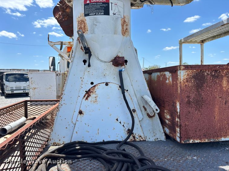 image for item YA3124 2006 GMC C8500 digger derrick truck