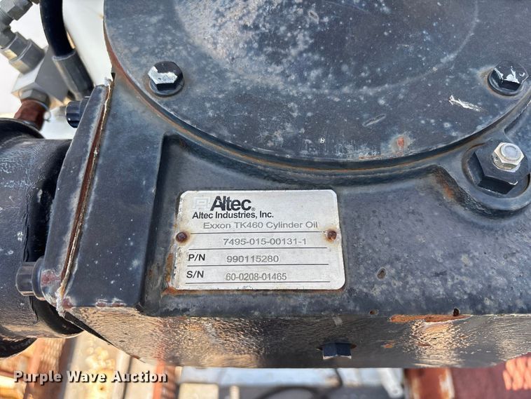 image for item YA3124 2006 GMC C8500 digger derrick truck