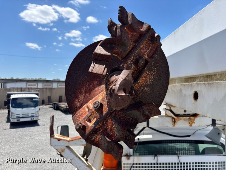 image for item YA3124 2006 GMC C8500 digger derrick truck