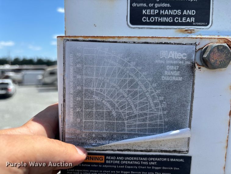 image for item YA3124 2006 GMC C8500 digger derrick truck