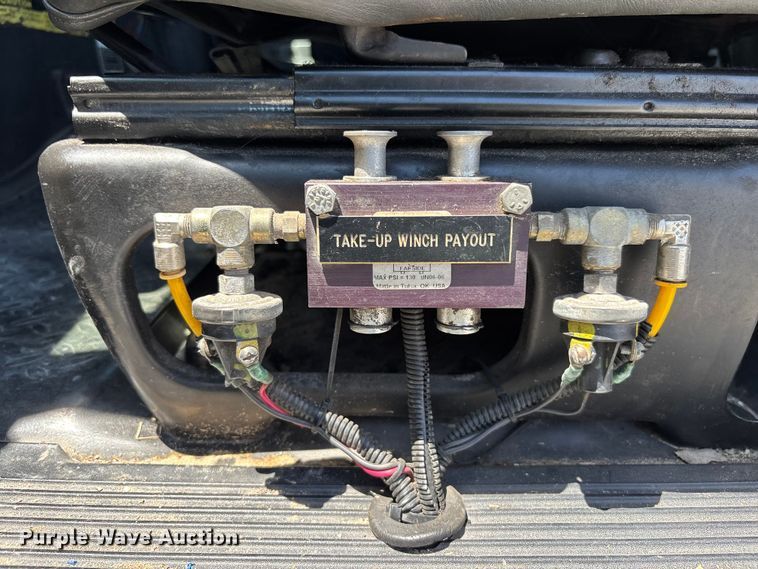 image for item YA3124 2006 GMC C8500 digger derrick truck