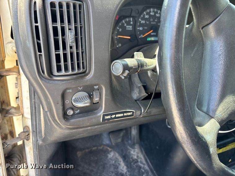 image for item YA3124 2006 GMC C8500 digger derrick truck