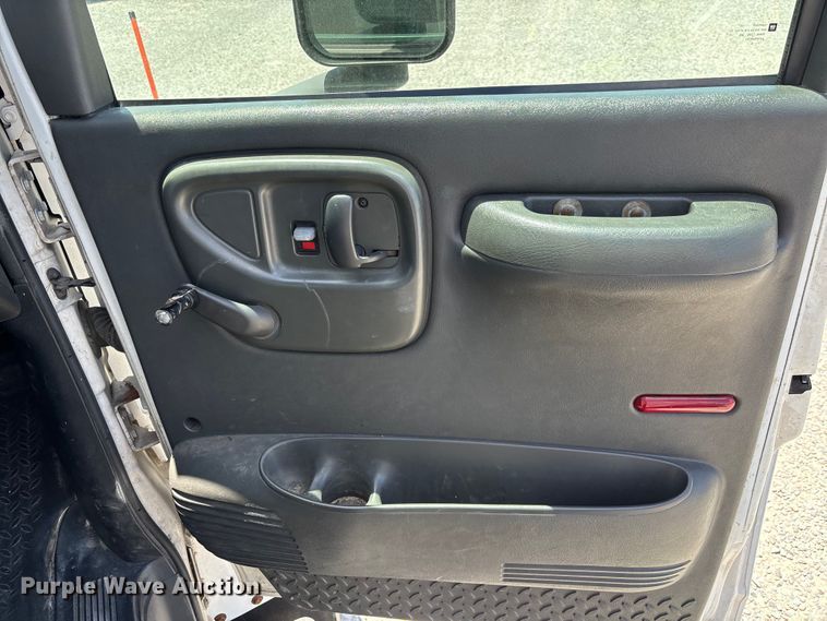 image for item YA3124 2006 GMC C8500 digger derrick truck