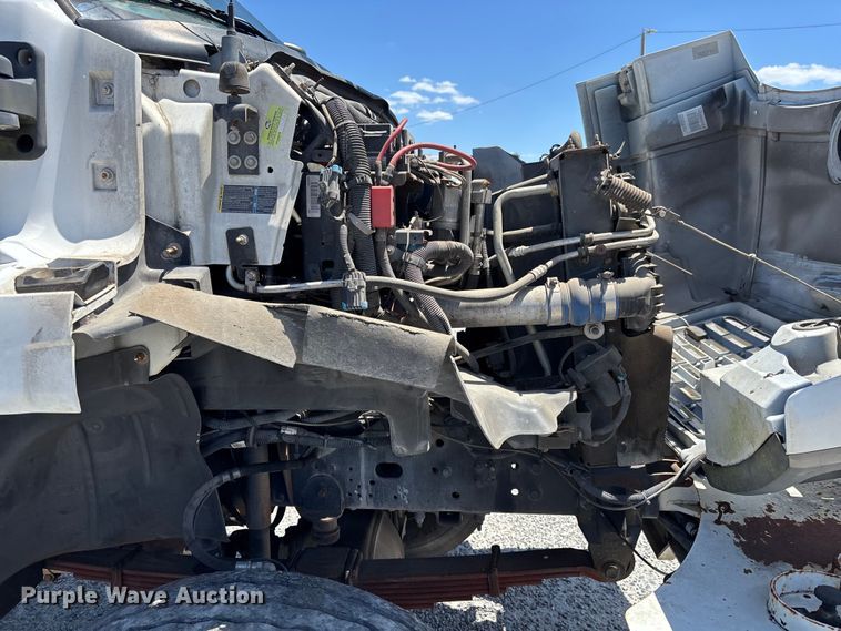 image for item YA3124 2006 GMC C8500 digger derrick truck