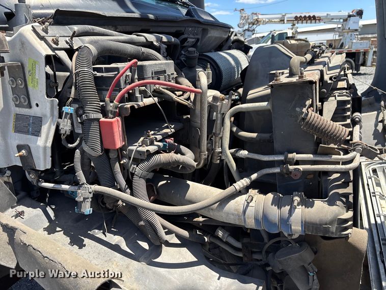 image for item YA3124 2006 GMC C8500 digger derrick truck