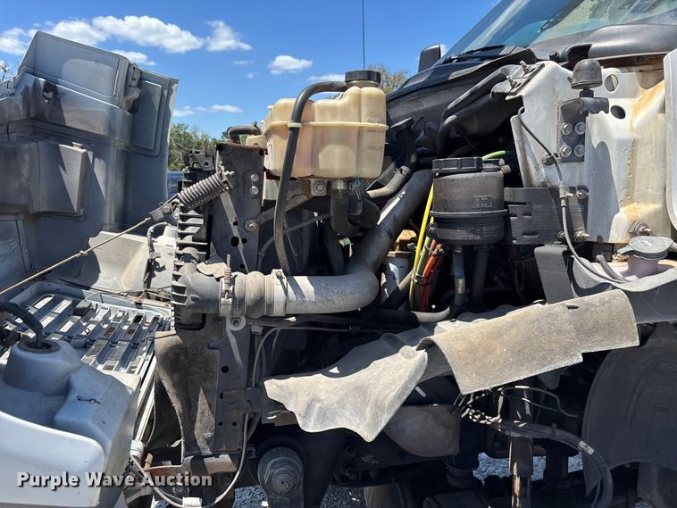 image for item YA3124 2006 GMC C8500 digger derrick truck