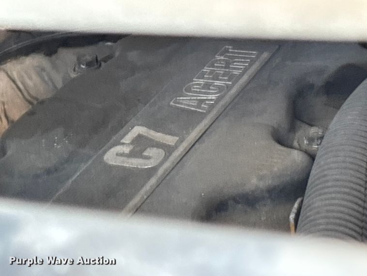 image for item YA3124 2006 GMC C8500 digger derrick truck