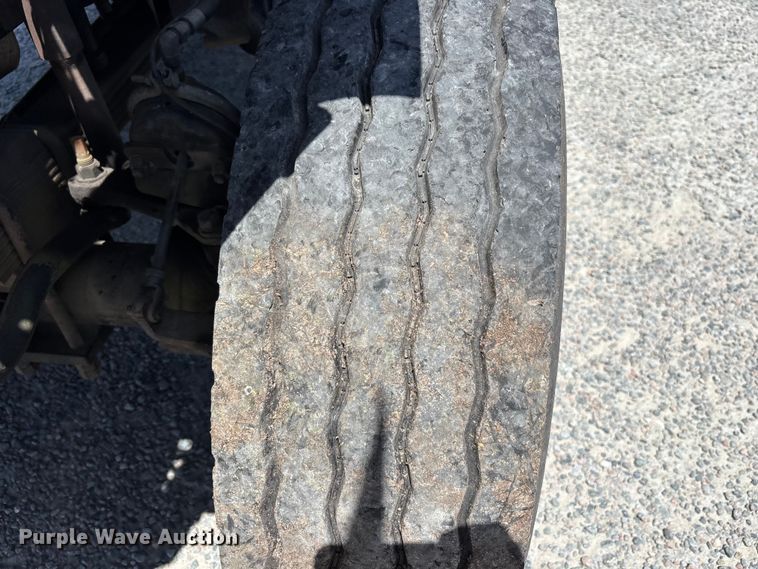 image for item YA3124 2006 GMC C8500 digger derrick truck