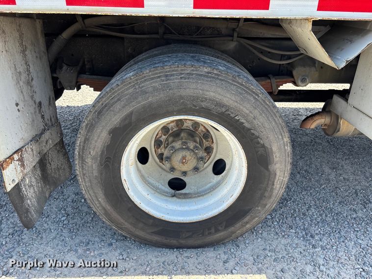 image for item YA3124 2006 GMC C8500 digger derrick truck